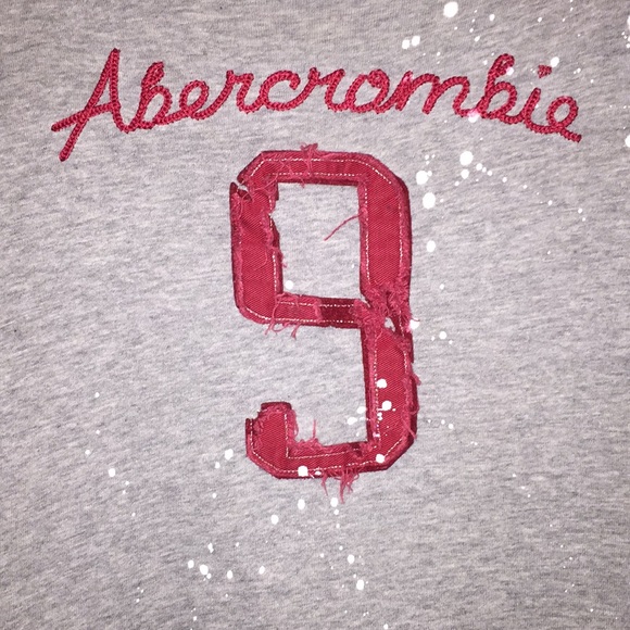 Grey Abercrombie & Fitch T-shirt - Picture 4 of 7